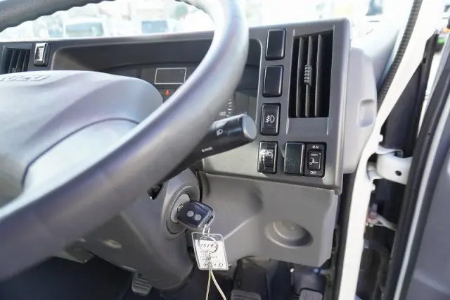 いすゞ エルフ TRG-NPR85AR(2WD)の写真34