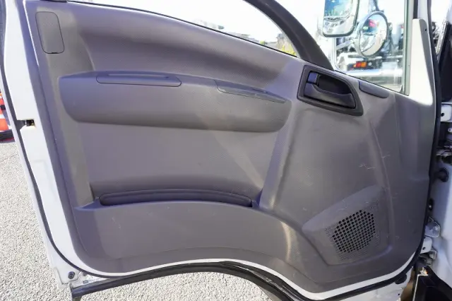 いすゞ エルフ TRG-NPR85AR(2WD)の写真40