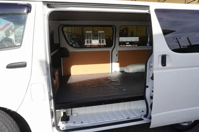 トヨタ ハイエースバン 3BF-TRH200V(2WD)の写真27