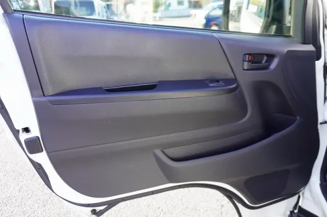 トヨタ ハイエースバン 3BF-TRH200V(2WD)の写真43