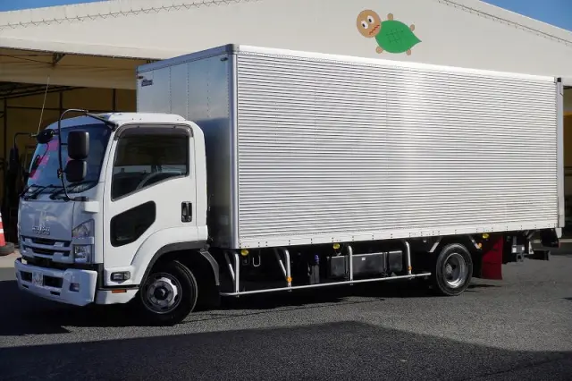 いすゞ フォワード 2RG-FRR90S2(2WD)の写真1