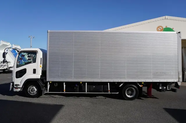 いすゞ フォワード 2RG-FRR90S2(2WD)の写真3
