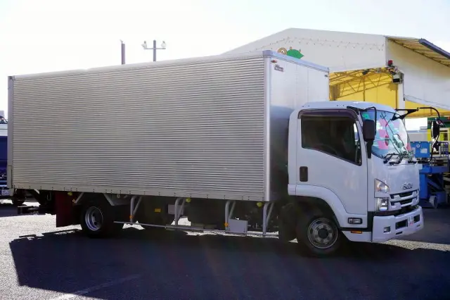 いすゞ フォワード 2RG-FRR90S2(2WD)の写真6