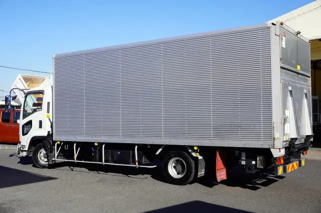 いすゞ フォワード 2RG-FRR90S2(2WD)の写真7