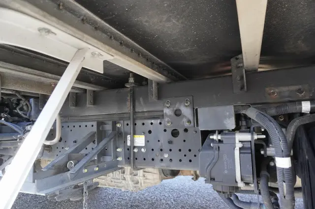 いすゞ フォワード 2RG-FRR90S2(2WD)の写真13