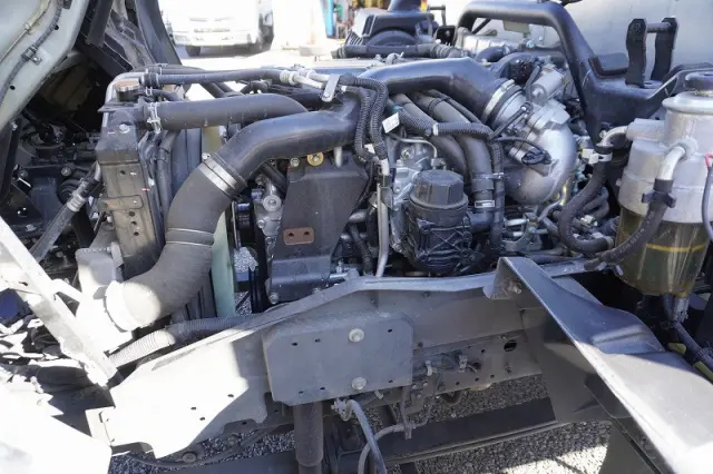 いすゞ フォワード 2RG-FRR90S2(2WD)の写真15