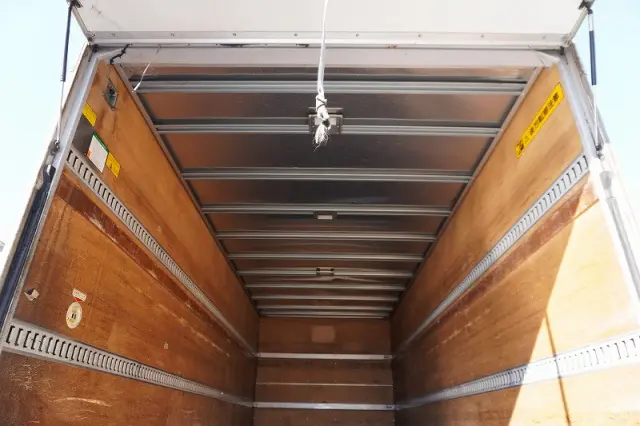 いすゞ フォワード 2RG-FRR90S2(2WD)の写真22