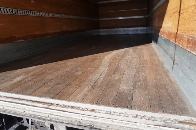 いすゞ フォワード 2RG-FRR90S2(2WD)の写真23