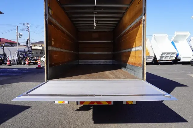 いすゞ フォワード 2RG-FRR90S2(2WD)の写真27