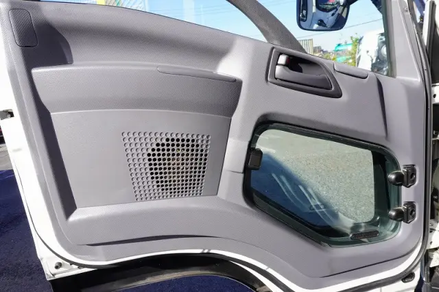 いすゞ フォワード 2RG-FRR90S2(2WD)の写真45
