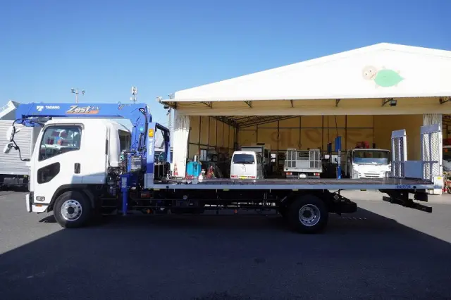 いすゞ フォワード 2RG-FSR90S2(2WD)の写真3