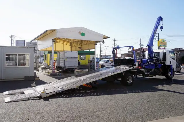 いすゞ フォワード 2RG-FSR90S2(2WD)の写真9