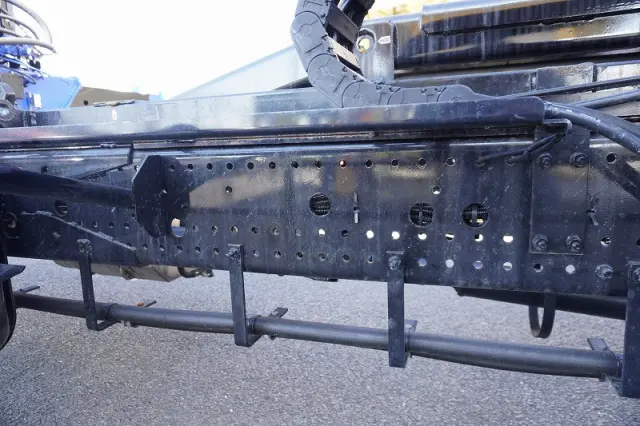 いすゞ フォワード 2RG-FSR90S2(2WD)の写真13