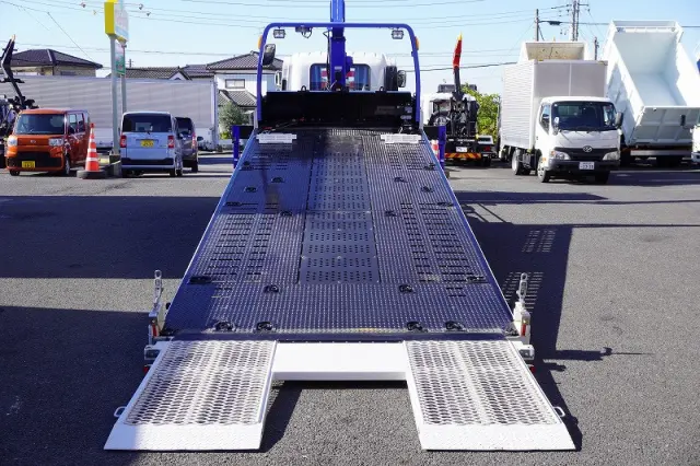 いすゞ フォワード 2RG-FSR90S2(2WD)の写真15