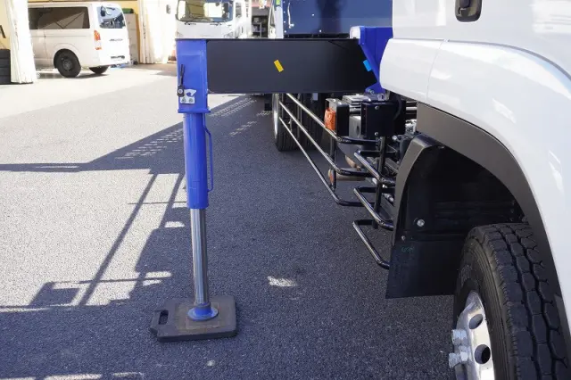 いすゞ フォワード 2RG-FSR90S2(2WD)の写真23