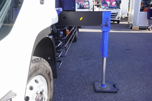 いすゞ フォワード 2RG-FSR90S2(2WD)の写真24