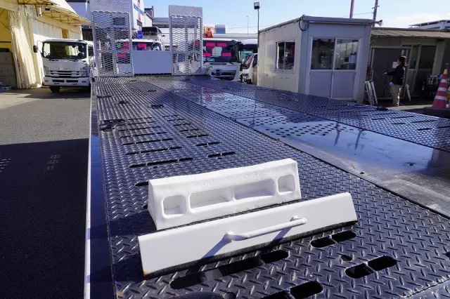 いすゞ フォワード 2RG-FSR90S2(2WD)の写真37