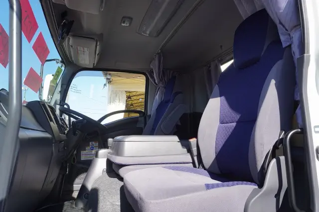 いすゞ フォワード 2RG-FSR90S2(2WD)の写真48