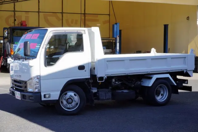 いすゞ エルフ TPG-NKR85AN(2WD)の写真1