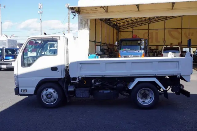 いすゞ エルフ TPG-NKR85AN(2WD)の写真3