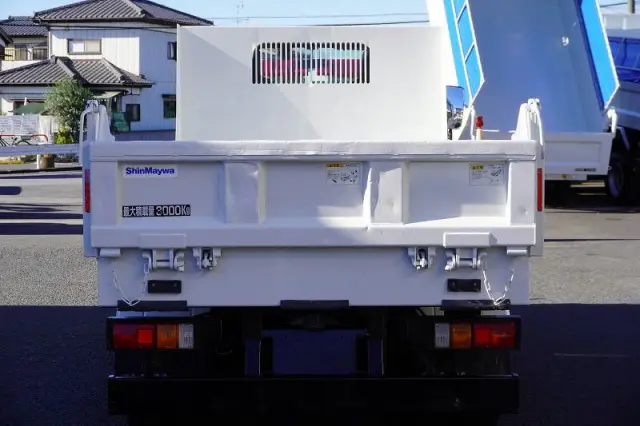 いすゞ エルフ TPG-NKR85AN(2WD)の写真4