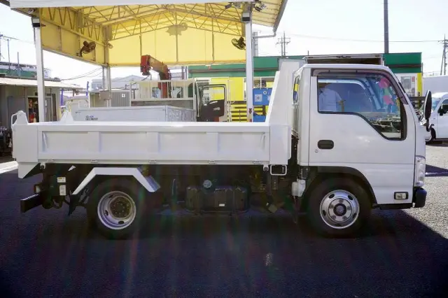 いすゞ エルフ TPG-NKR85AN(2WD)の写真5