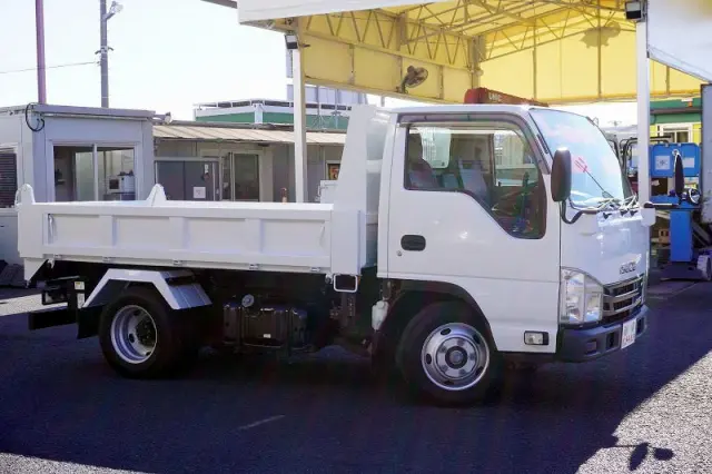 いすゞ エルフ TPG-NKR85AN(2WD)の写真6