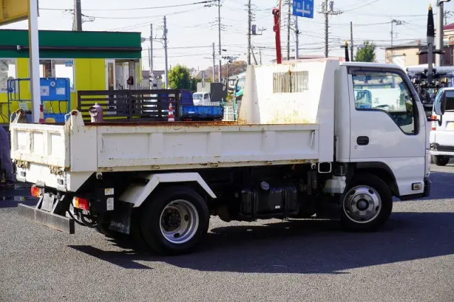 いすゞ エルフ TPG-NKR85AN(2WD)の写真8