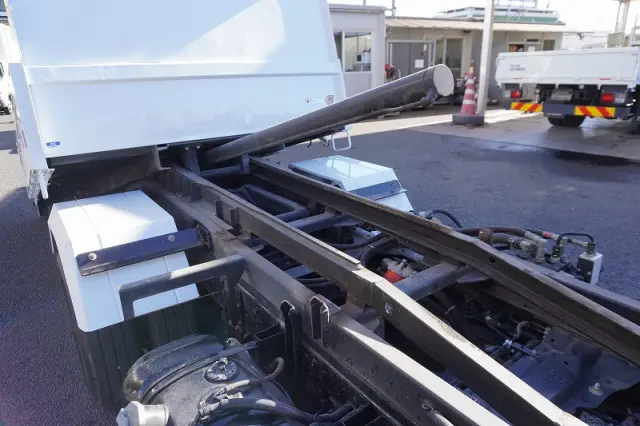 いすゞ エルフ TPG-NKR85AN(2WD)の写真20