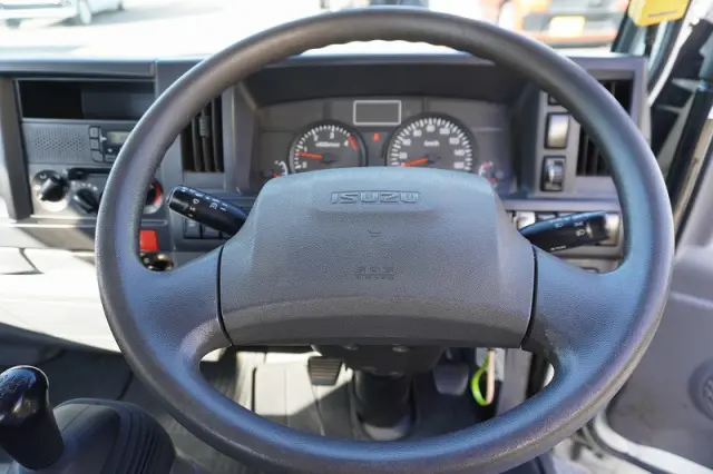 いすゞ エルフ TPG-NKR85AN(2WD)の写真30