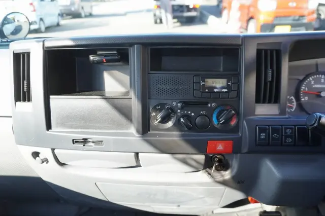 いすゞ エルフ TPG-NKR85AN(2WD)の写真32