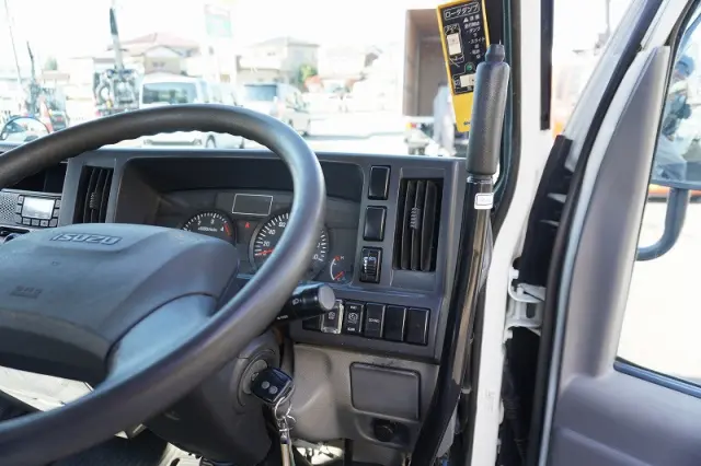 いすゞ エルフ TPG-NKR85AN(2WD)の写真34