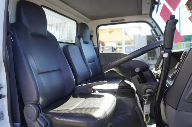 いすゞ エルフ TPG-NKR85AN(2WD)の写真36