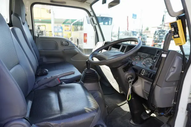 いすゞ エルフ TPG-NKR85AN(2WD)の写真37