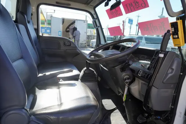 いすゞ エルフ TPG-NKR85AN(2WD)の写真37