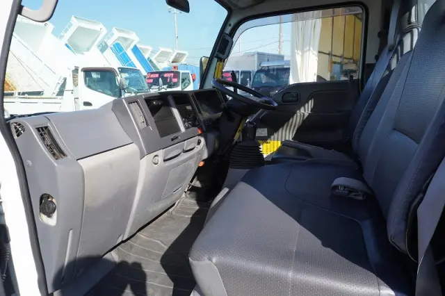 いすゞ エルフ TPG-NKR85AN(2WD)の写真38