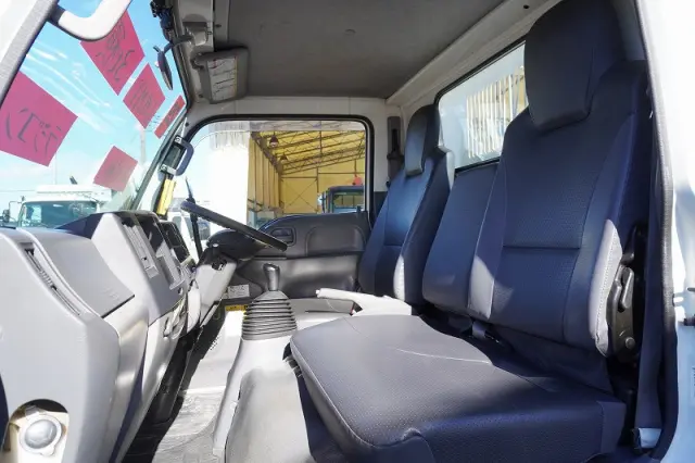 いすゞ エルフ TPG-NKR85AN(2WD)の写真39