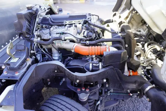 三菱 キャンター 2RG-FBA20(2WD)の写真15