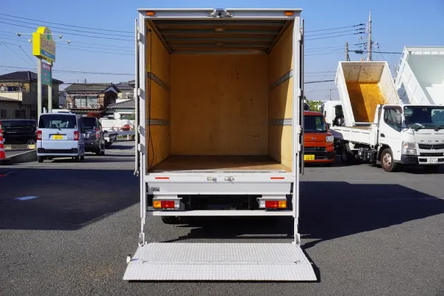 三菱 キャンター 2RG-FBA20(2WD)の写真18