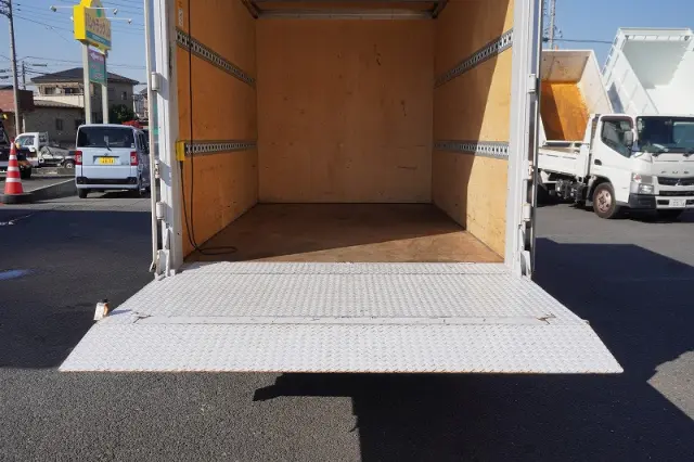 三菱 キャンター 2RG-FBA20(2WD)の写真23
