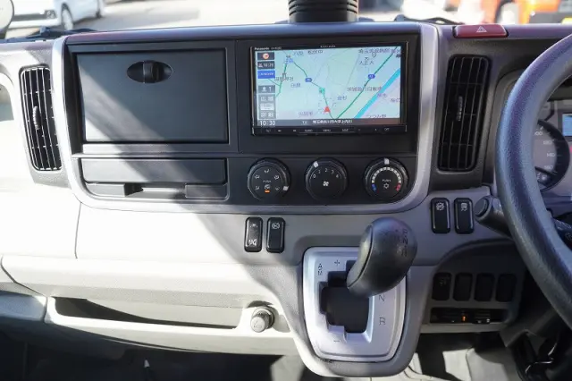 三菱 キャンター 2RG-FBA20(2WD)の写真33