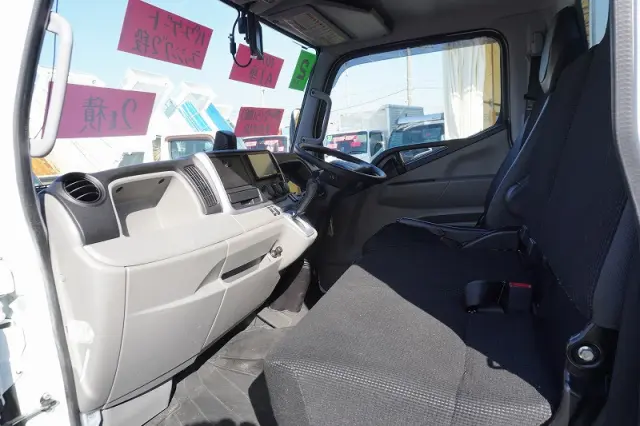 三菱 キャンター 2RG-FBA20(2WD)の写真40