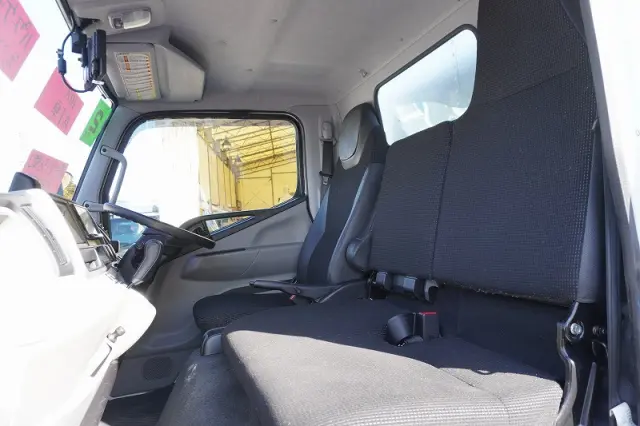 三菱 キャンター 2RG-FBA20(2WD)の写真41