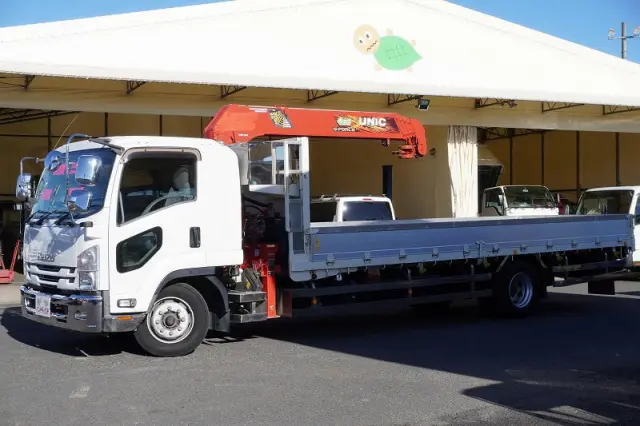 いすゞ フォワード 2RG-FTR90U2(2WD)の写真1