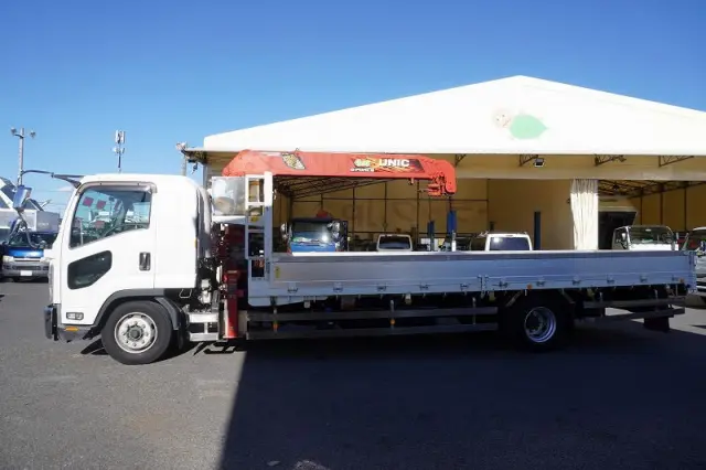 いすゞ フォワード 2RG-FTR90U2(2WD)の写真3