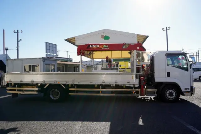 いすゞ フォワード 2RG-FTR90U2(2WD)の写真5