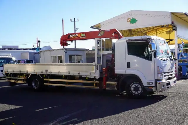 いすゞ フォワード 2RG-FTR90U2(2WD)の写真6