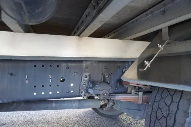 いすゞ フォワード 2RG-FTR90U2(2WD)の写真11