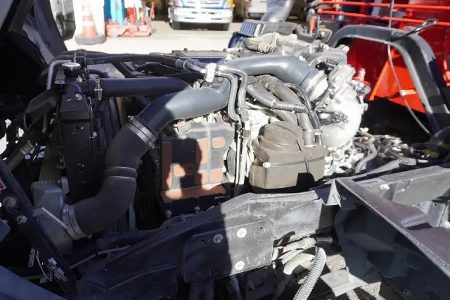 いすゞ フォワード 2RG-FTR90U2(2WD)の写真14