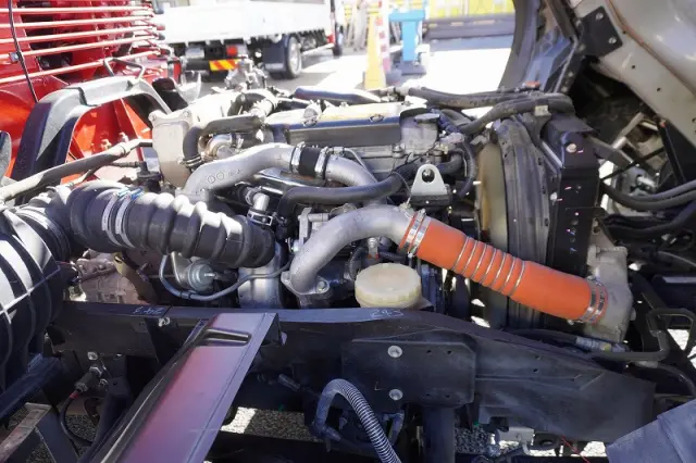 いすゞ フォワード 2RG-FTR90U2(2WD)の写真15